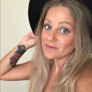 Meet your Posher, Alyshia